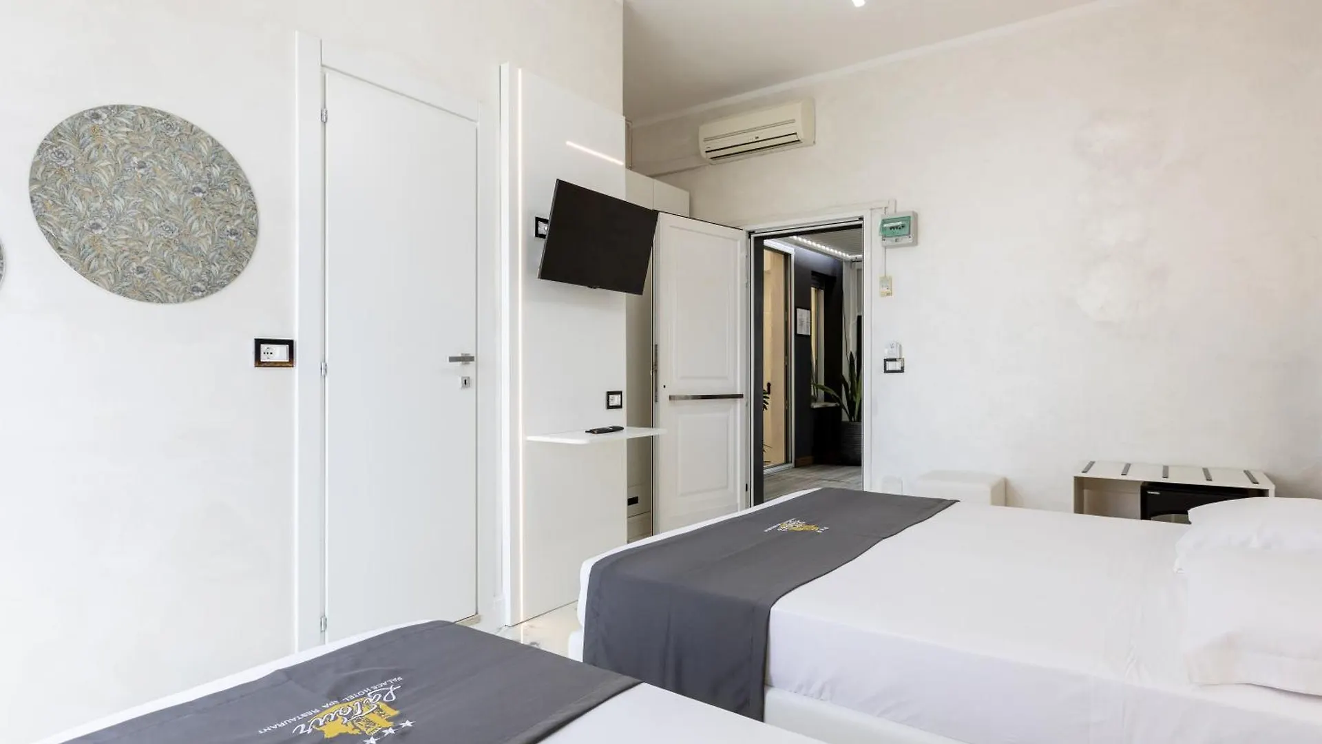 La Tour Palace Hotel & Restaurant 里米尼 3*,