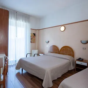Отель Britannia Marina Centro, Римини